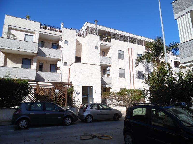 Brindisi-Materdomini 4 vani con box in vendita