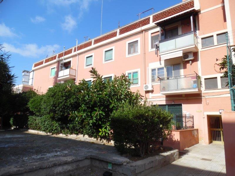 Brindisi-Commenda tre vani ristrutturato